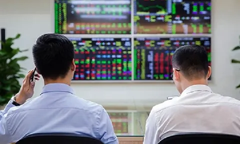 VN-Index lên mức 1.216,1 điểm, cao nhất lịch sử 20 năm