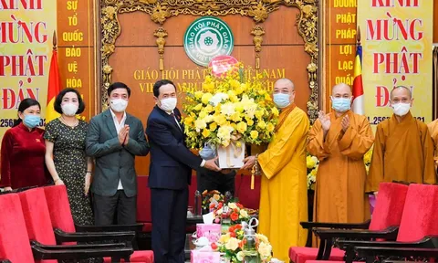 Phó Chủ tịch Thường trực Quốc hội chúc mừng Giáo hội Phật giáo Việt Nam nhân Đại Lễ Phật đản