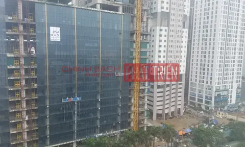 Nhà đầu tư tìm cửa “xả hàng” trước sức ép tài chính mùa dịch