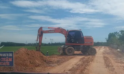 Hà Tĩnh: Dấu hiệu thi công ẩu của nhà thầu thi công dự án “kép”?