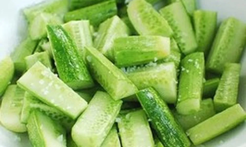 Dưa chuột bán đầy chợ nhưng không phải ai ăn cũng đúng: Người mắc tiểu đường nhất định phải nhớ 5 điều này!